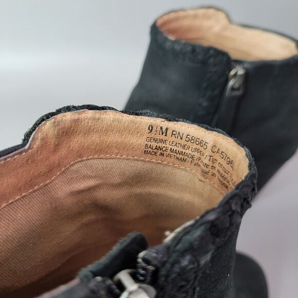 Caslon Womens Black Leather Zip High Wedge Heel Ankle Boots 9.5 M Waterproof - Picture 5 of 13